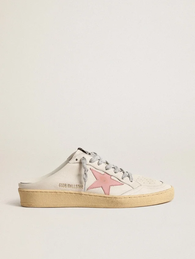 Zapatos tipo sabot Ball Star en napa blanca con una estrella de cuero rosa antiguo
