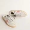 Zapatos tipo sabot Ball Star en napa blanca con una estrella de cuero rosa antiguo