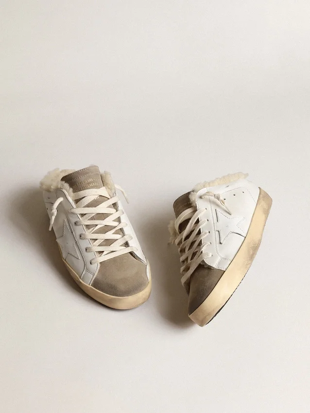Zapatos tipo Super-Star Sabot con estrella de cuero blanco y forro de piel de oveja